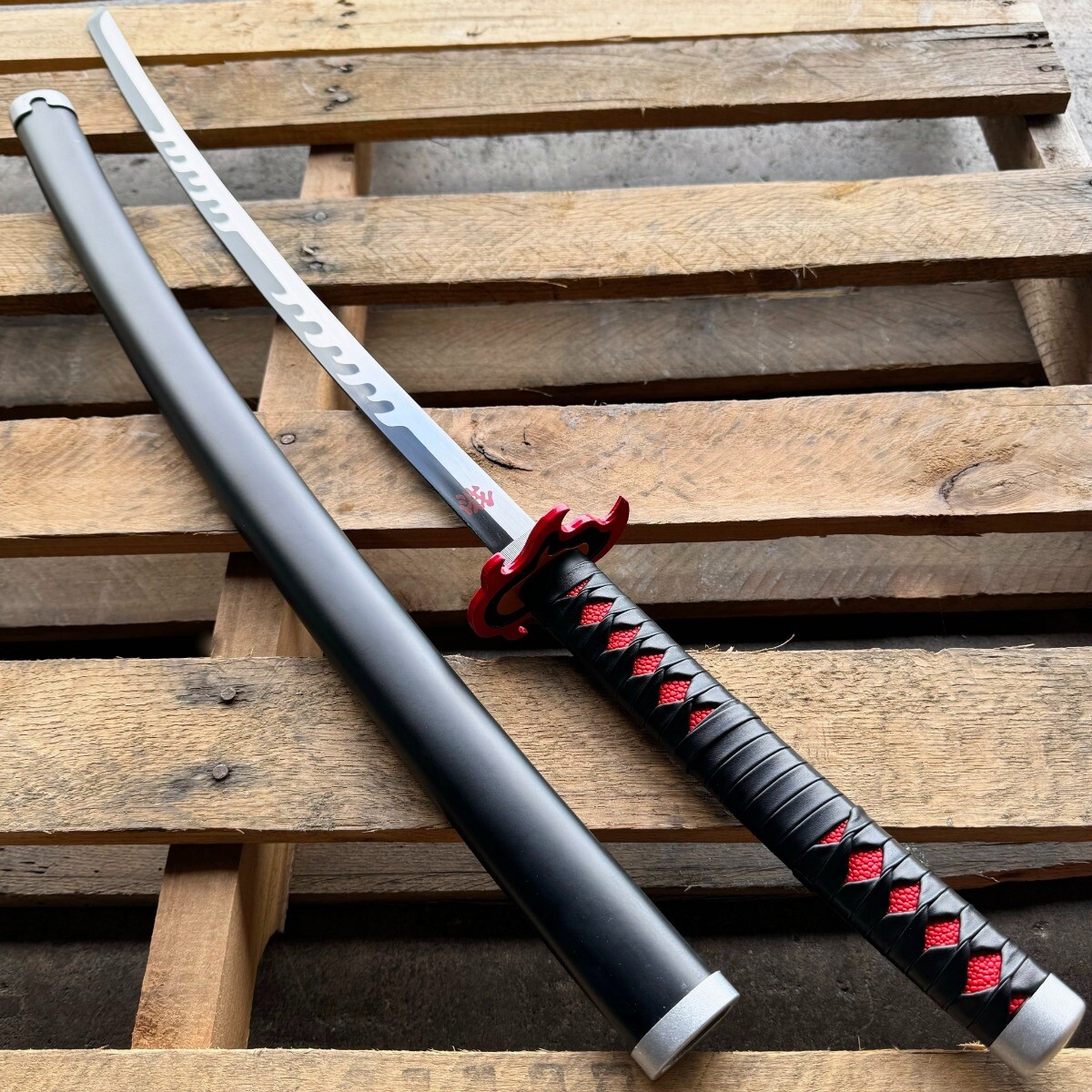 Demon Slayer - Tanjiro Kamado's Black Nichirin Katana 2.0 Tanjiro