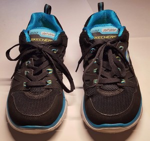 skechers lightweight flex sole