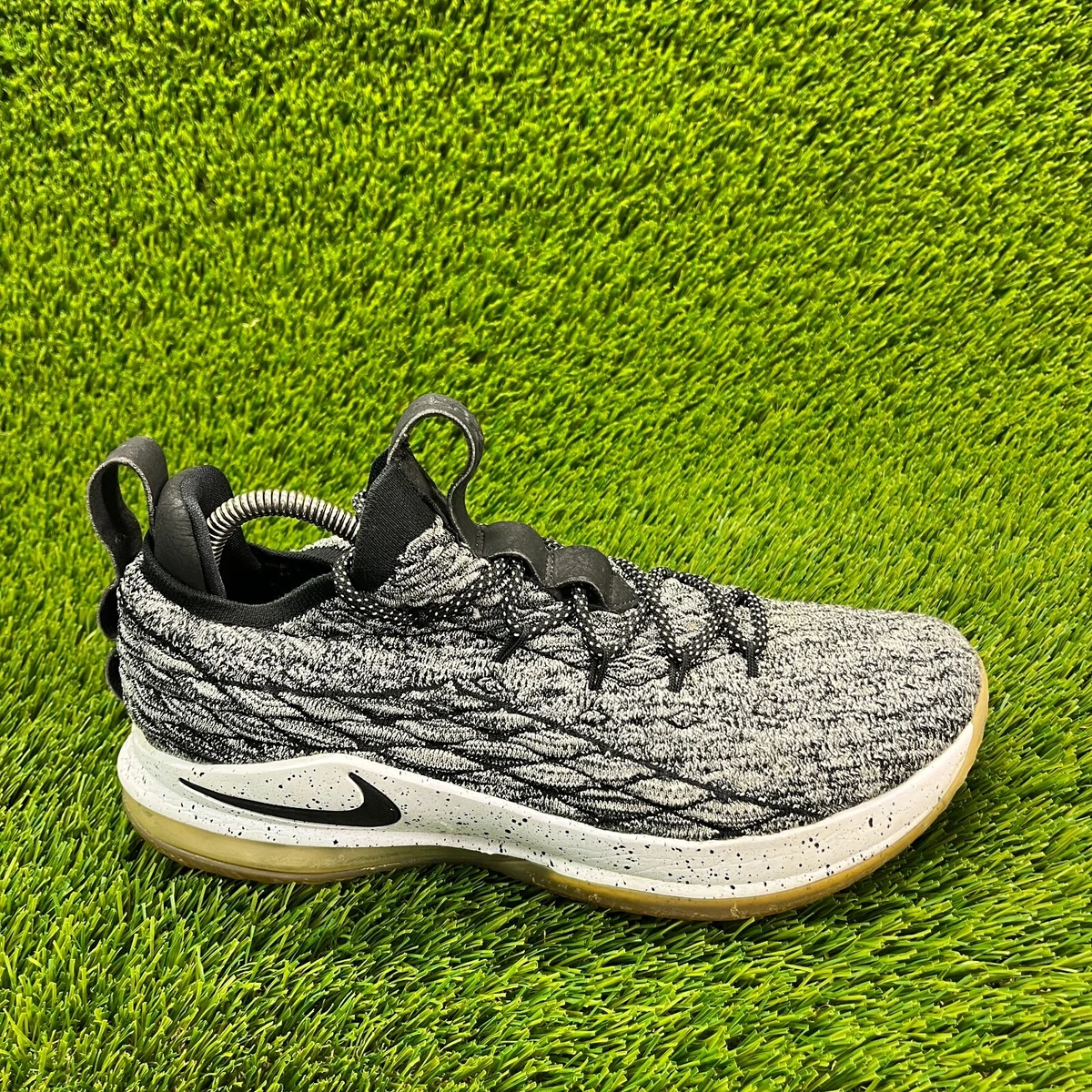 Lebron xv low