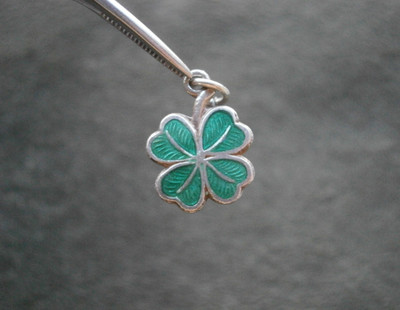 Small Lucky Four Leafed Clover Vtg Sterling Silver Enamel Bracelet Charm Pendant