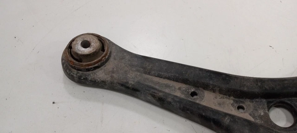 Brazo de control inferior izquierdo conductor delantero sin turbo para Ford Fiesta 11-19 Foto 3 de 4