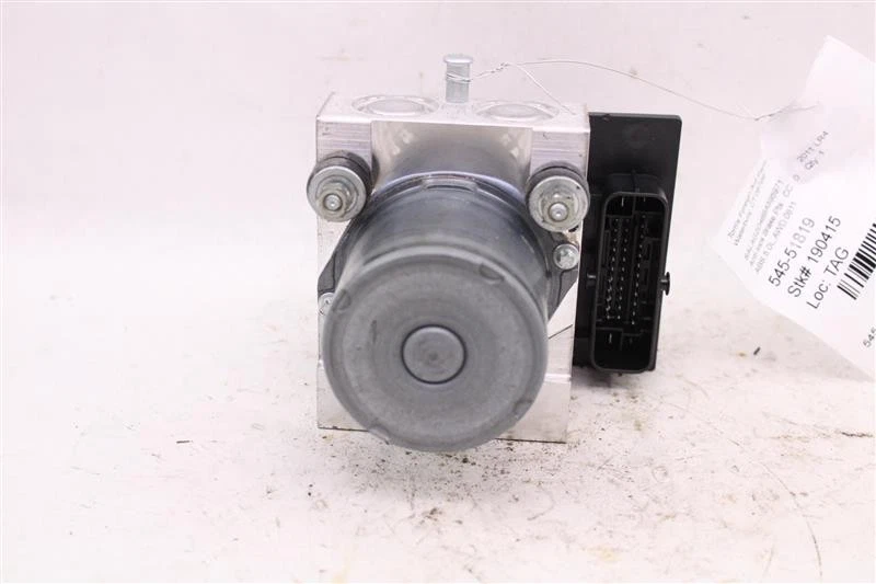 Used ABS Pump and Motor Assembly fits: 2011 Land rover Lr4 Assembly ID LR011720 Foto 2 de 4