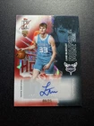 2025-26 Topps Signature Class Liam McNeeley #RCC-LM Red RC Auto /25 HORNETS