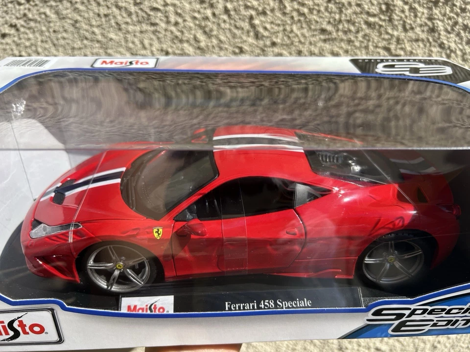 Maisto 1:18 Scale Special Edition Diecast Model Car Ferrari 458 Speciale - Image 2 of 4