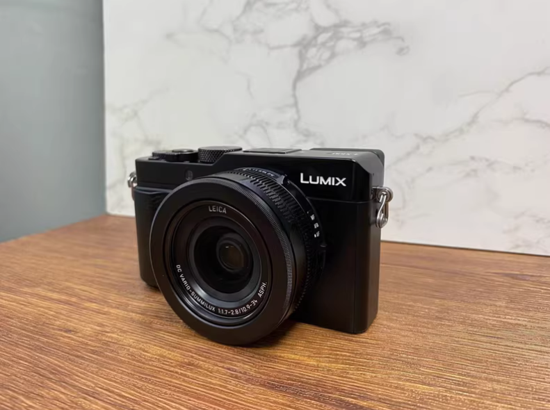 Panasonic LUMIX DC-LX100 II M2 4K Compact Camera w/ Leica