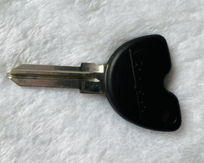 SCHLÜSSEL LEER Original - Vespa 50/Granturismo/GT/ET4 Prüfjahr - 1B004718