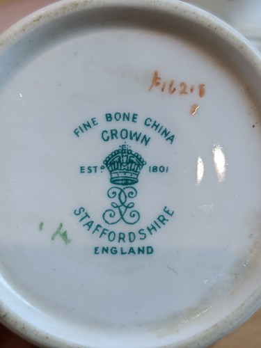 Crown Staffordshire. Christmas Roses F16218 Coffee/Espresso Cups x3, saucers x6 - Picture 5 of 6