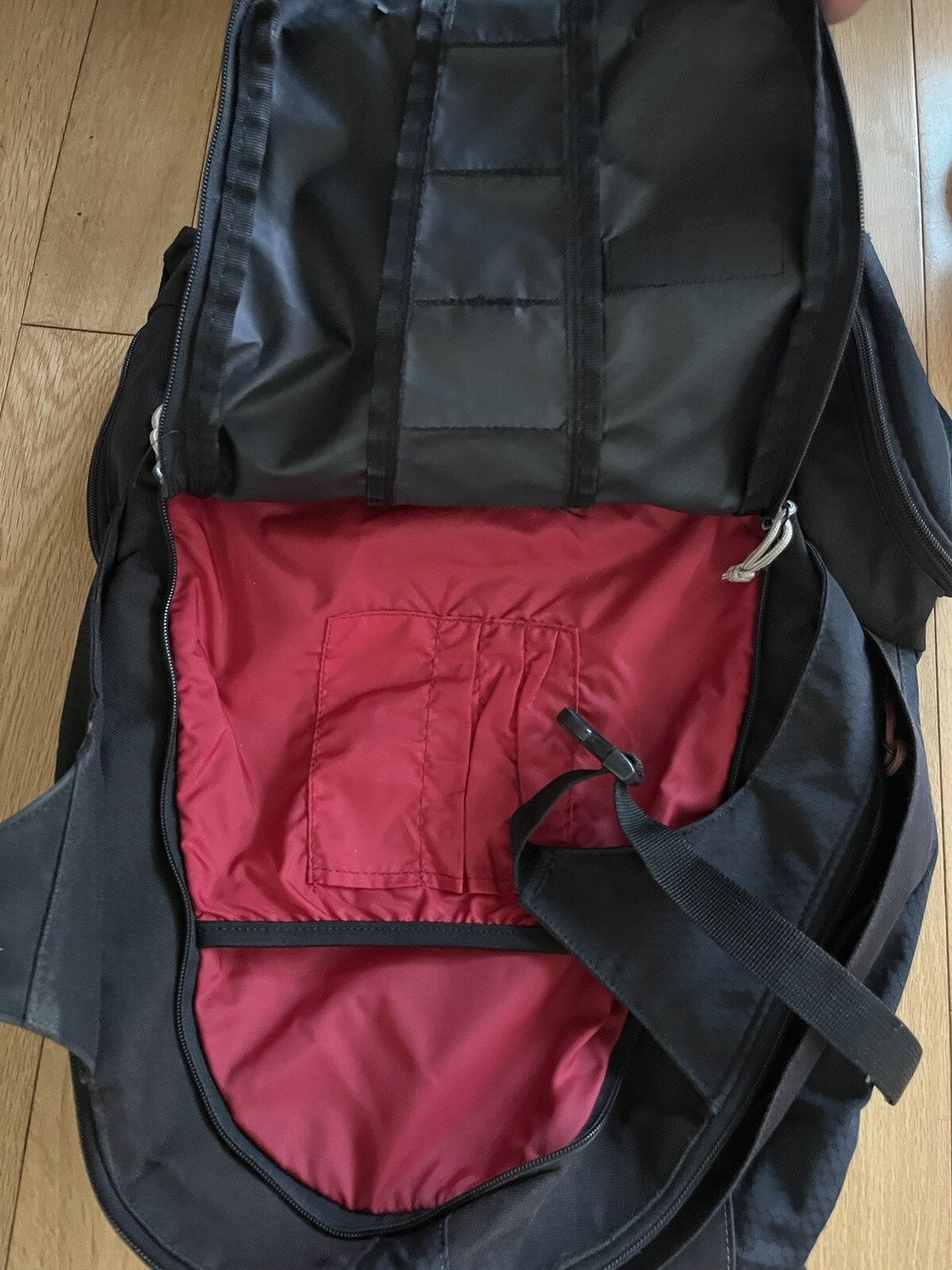 Burton Snowboard Skateboard Backpack Black, Pre Owned