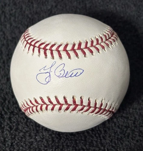 Yogi Berra SIGNED AUTOGRAPHED OMLB Baseball STEINER & MLB AUTH Bold CLEAN ! 🔥