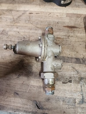 Watts Water Pressure Regulator 3/4  25AUB STD