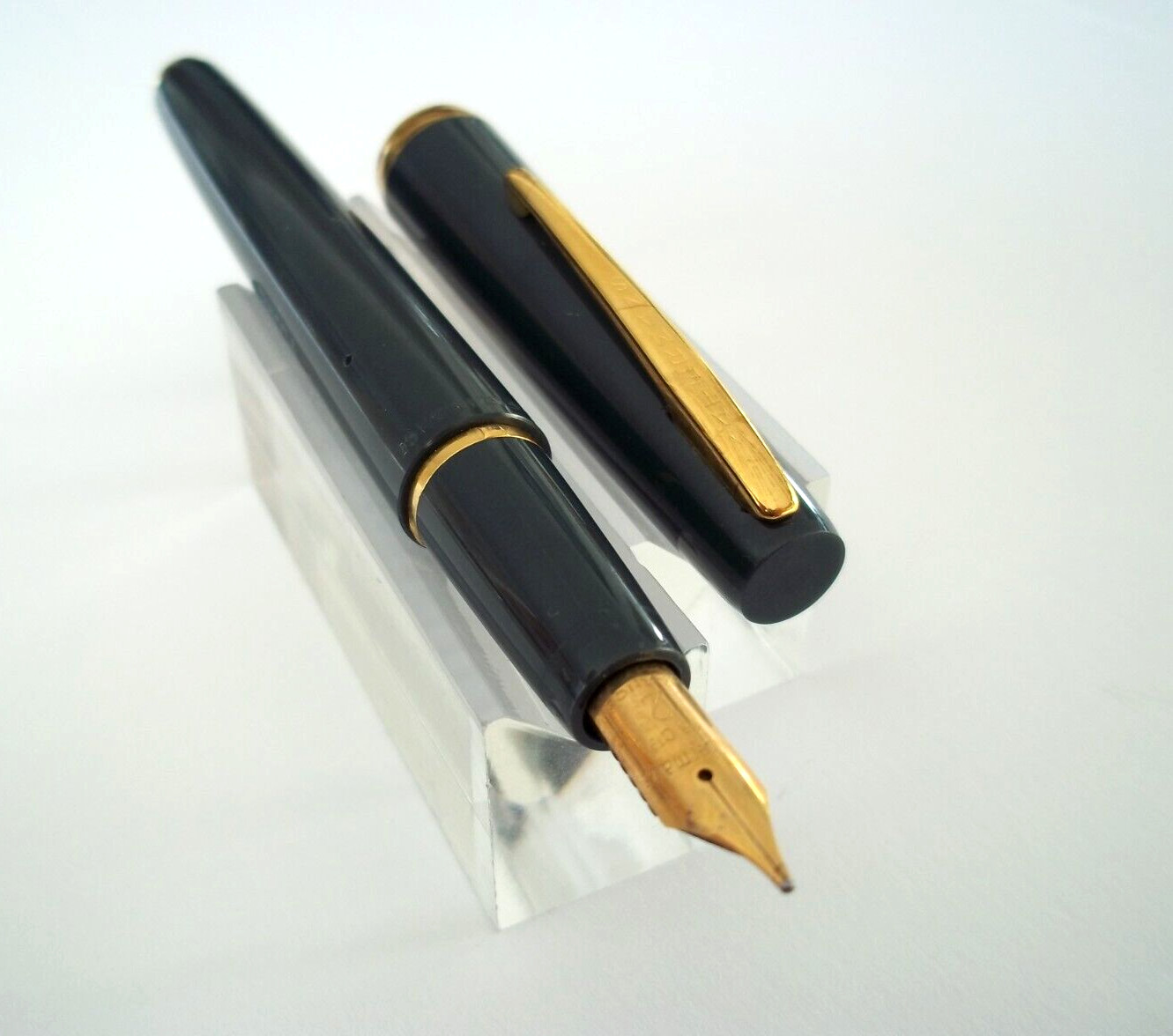 Stylo plume Waterman vintage plume or neuf de stock des années 1960 1970