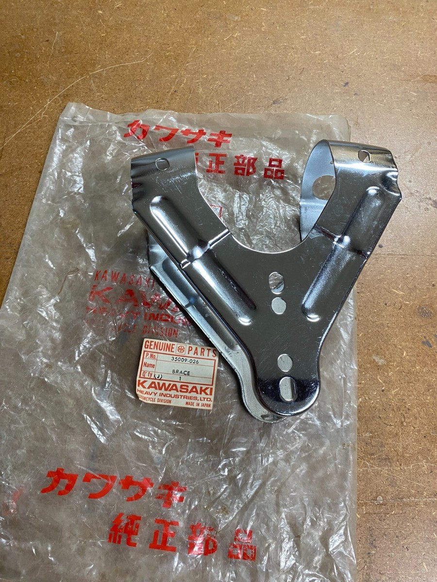 NOS KAWASAKI OEM MACH 1 S1 KH250 FRONT FENDER CHROME BRACE 35009