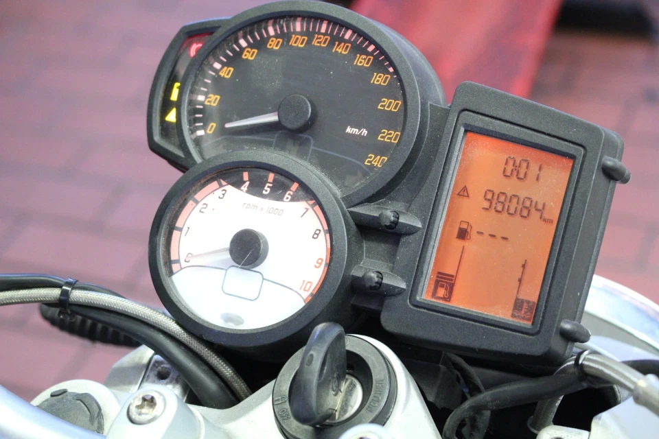 Cockpit Instrumentenkombi Tacho Tachometer 98 tkm dashboard BMW F 800 R K73 - Bild 2 von 4