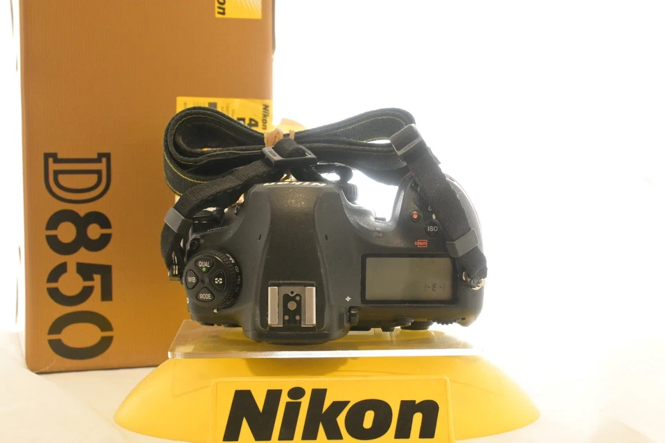 Nikon D850 corpo -Usato con Garanzia-  125.280 scatti verificati - Bild 4 von 4