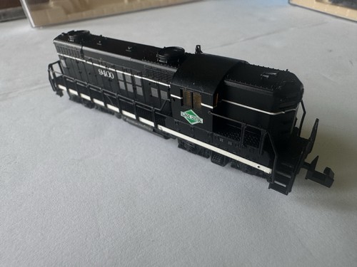 Locomotora diésel realista 7113 escala N GP18 Illinois Central IC #9400 | Condition: Used
