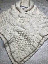 Poncho, HM, Woolblend wollweiß, weich und dick gestrickt. One Size