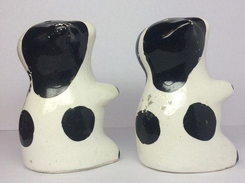 Salt & Pepper Shakers Vintage Collectible Spotted Black White Cows 3.75 x 2.5 - Picture 6 of 8