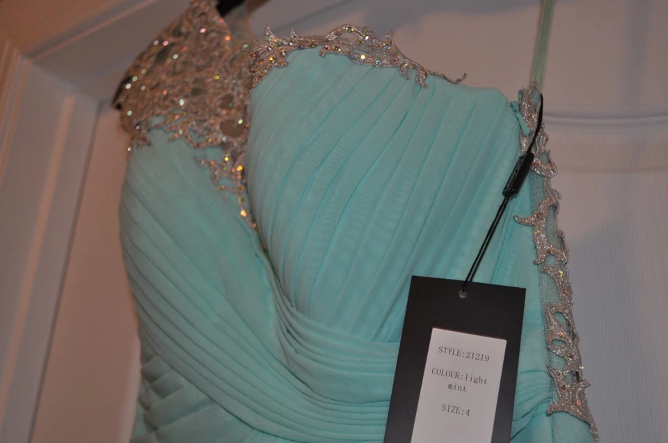 NWT La femme Light Mint Formal Gown Prom Dress Women's size 4 - Image 4 of 4