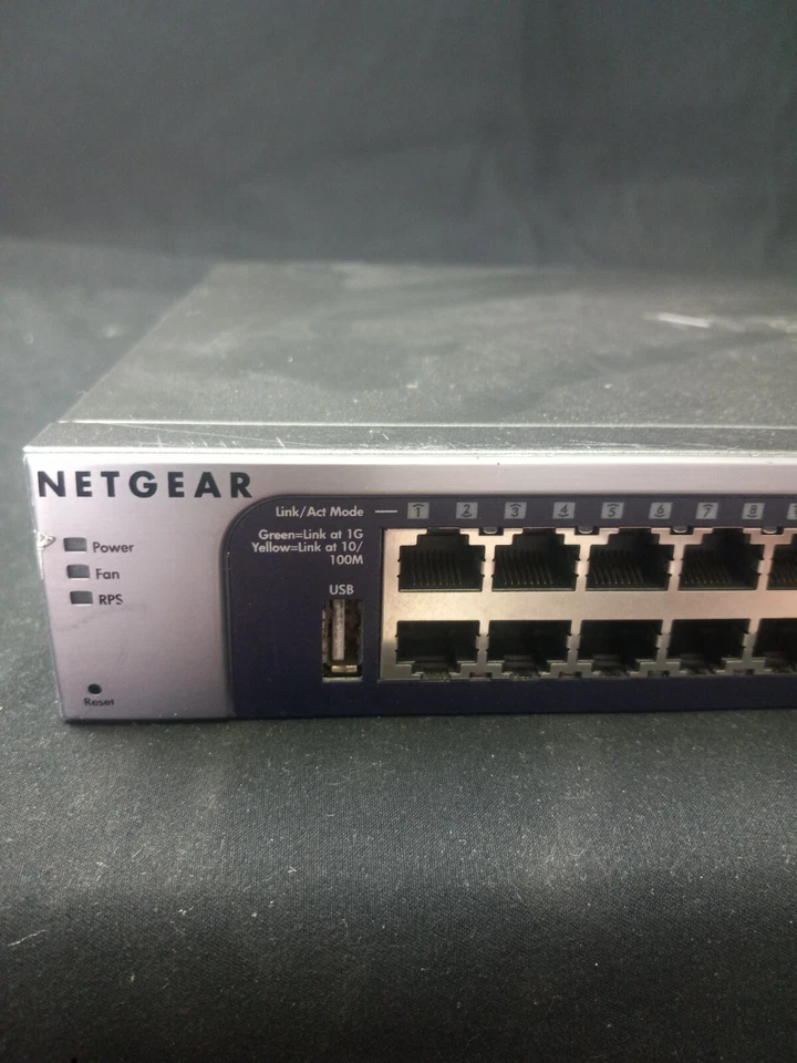 Netgear ProSafe GSM7248 48G L2 Managed Switch with Static Routing GSM7428 v2 - Image 3 of 4