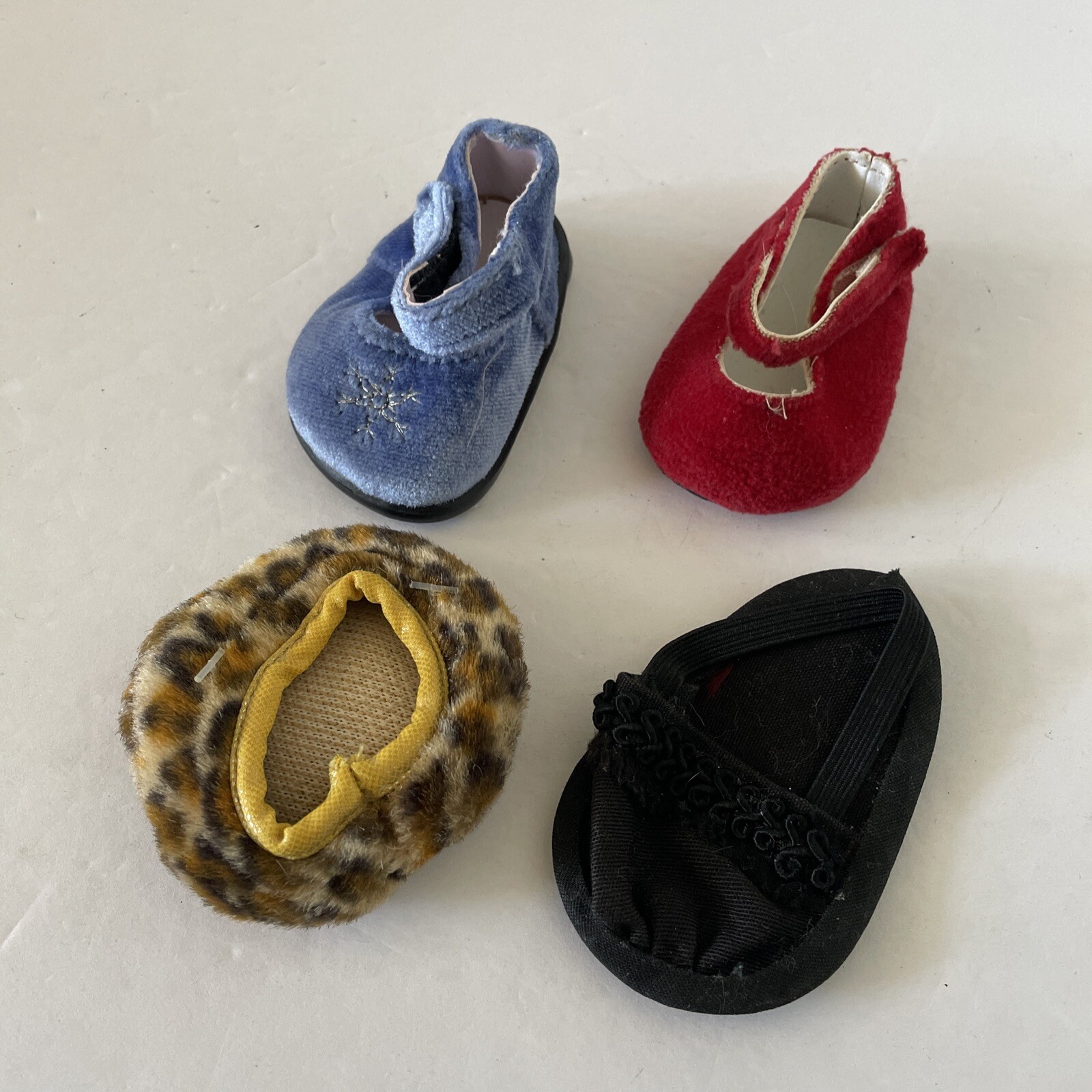 Lot Of 4 Single Replacement Shoes