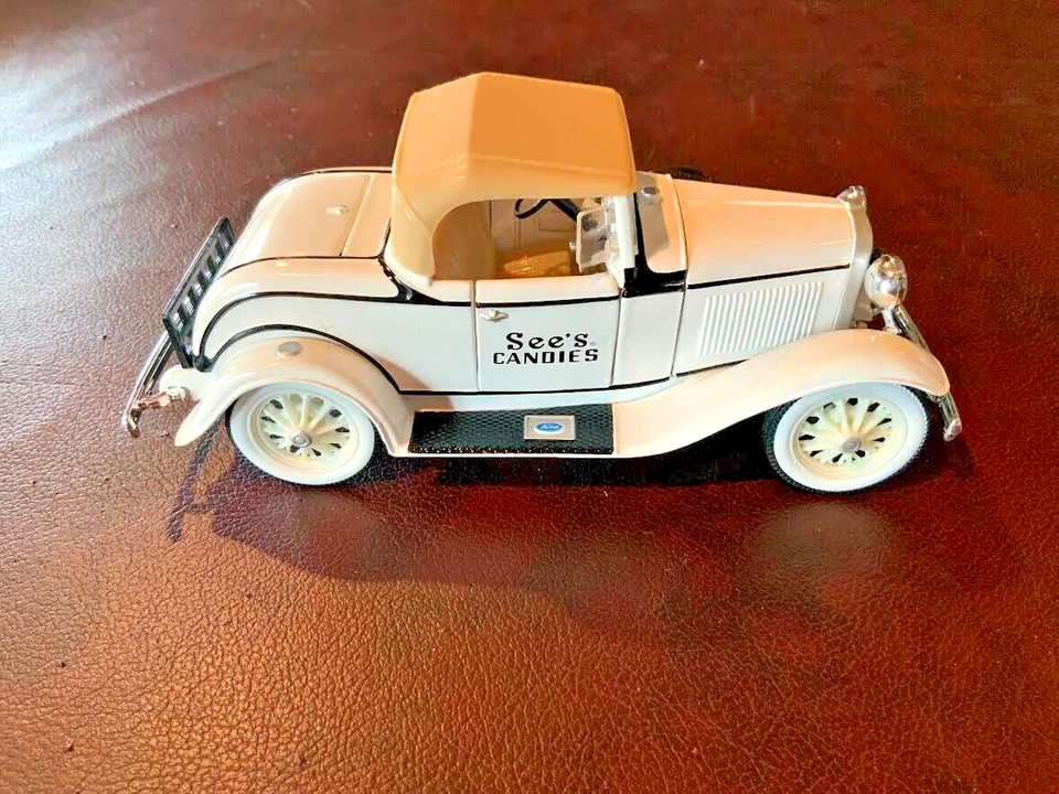 ERTL See's Candies 1930 Ford Modelo A Roadster Banco Diecast Car 1:25 nuevo en CAJA Foto 4 de 4