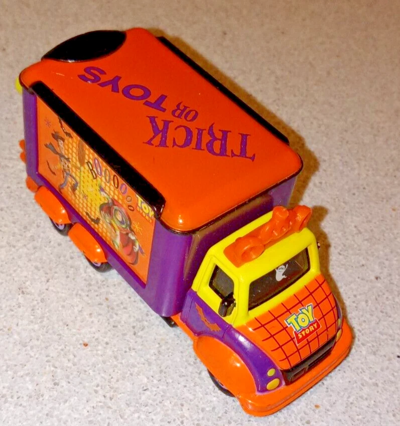 Tomica Tomy Disney/Pixar Jolly Float. Toy Story. Truco o juguetes Foto 2 de 4