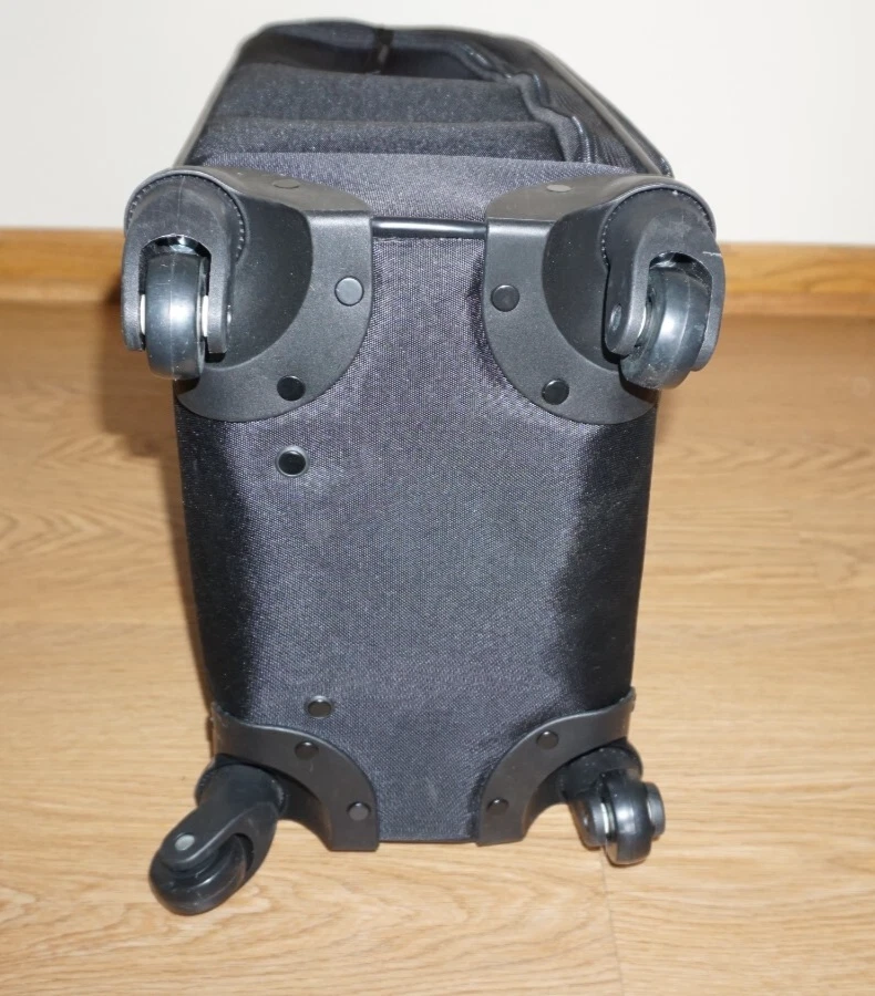 AMERICAN TOURISTER ZOOM TURBO INDERSEATER SPINNER LUGGAGE ENBROIDED!! 全新 — 第 4/4 张图片