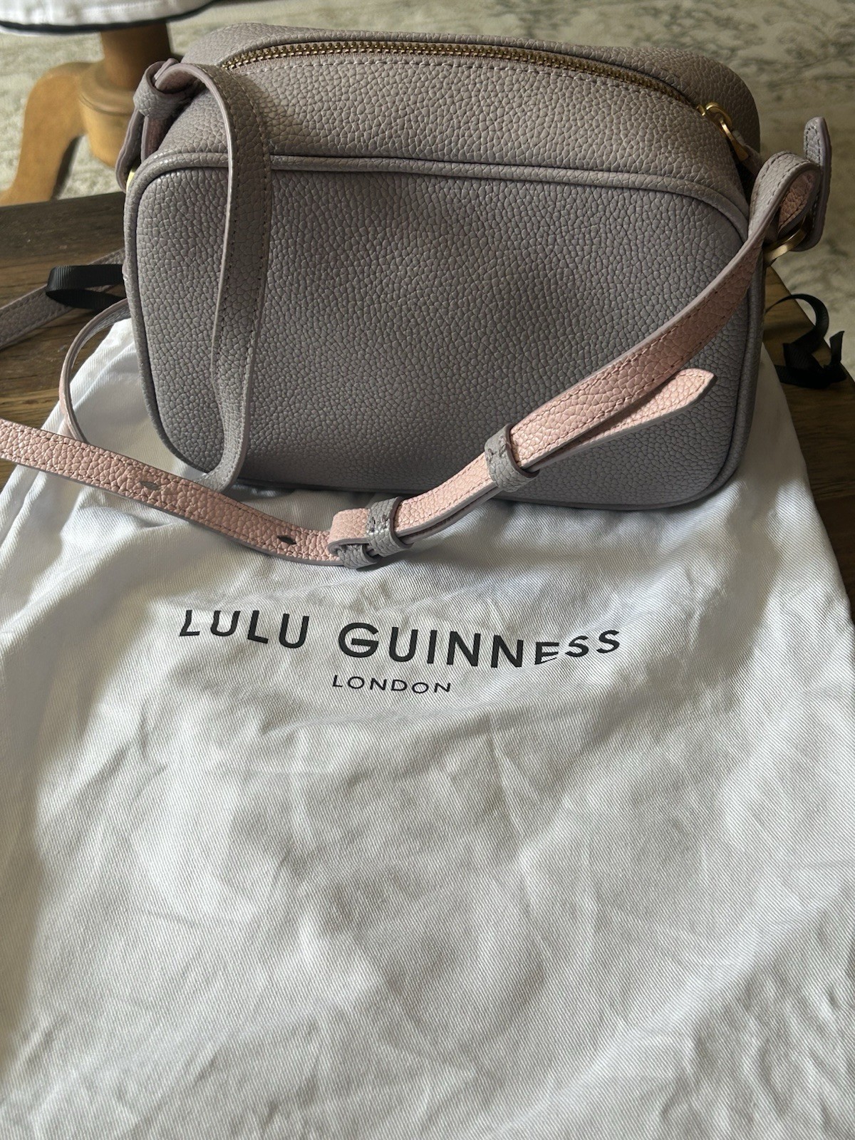 Lulu Guinness Grey Pebbled Leather Crossbody Bag Gold Lip Hardware Logo image 4