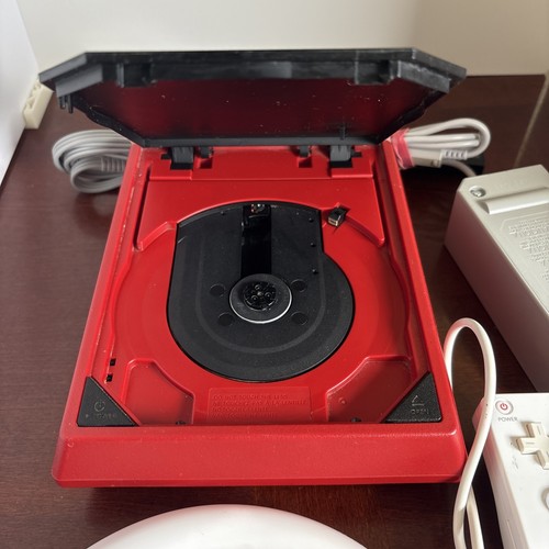 Nintendo Wii mini red console w/ controller - Tested - Picture 7 of 9