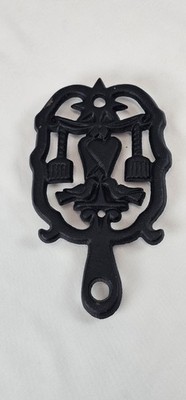 Vintage Cast Iron Trivet Dumb Dutch Couple Heart Kitchen Wall Decor Black