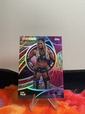 2026 Topps WWE Universe Ivy Nile Magenta Magnetic /75 #118