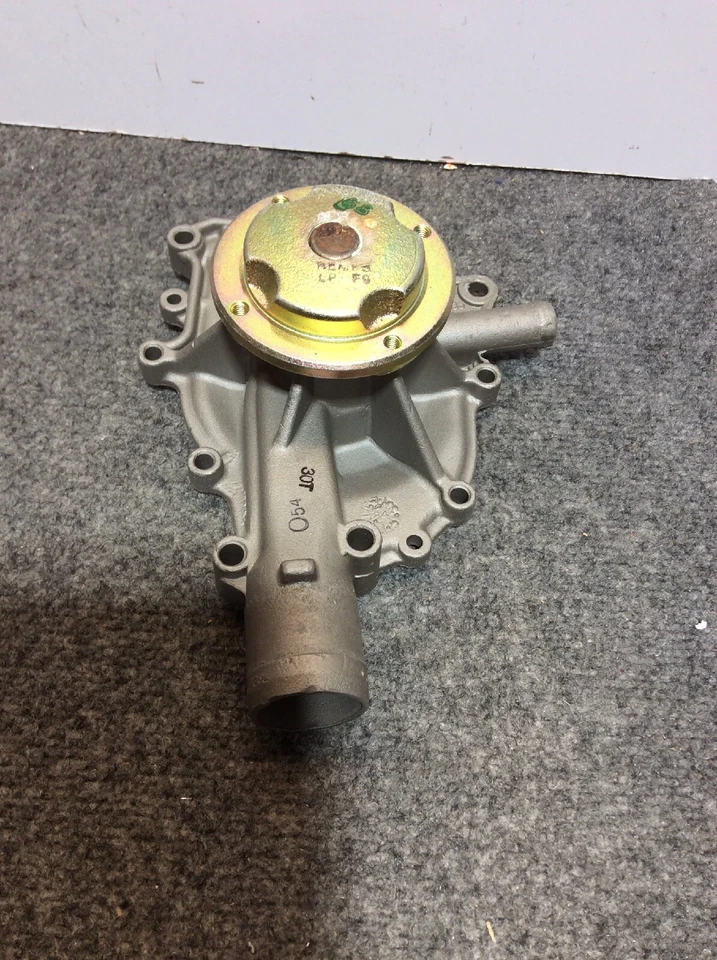 Bomba de agua del motor A Cardone 58-115 Reman se adapta a Buick Century, Electra 85-82 Foto 2 de 4