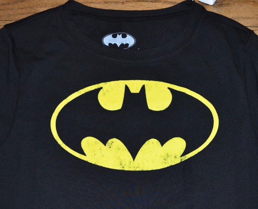 TSHIRT - BATMAN MAN SS BLACK - NEW FIT EXTRA-LARGE TSHIRT - BATMAN MAN SS BLACK - NEW FIT EXTRA-LARGE