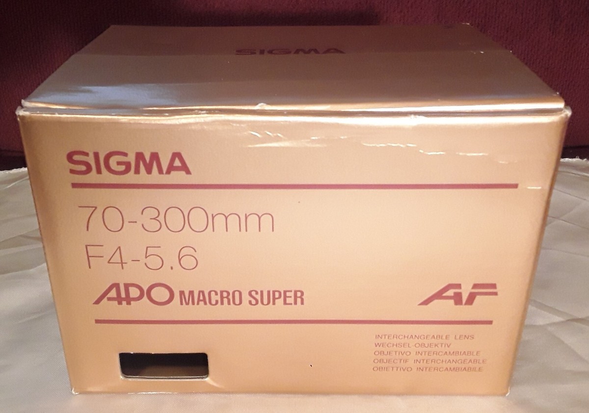 SIGMA 70-300mm f/4-5.6 APO Macro Super AF Zoom Lens For Nikon AFD