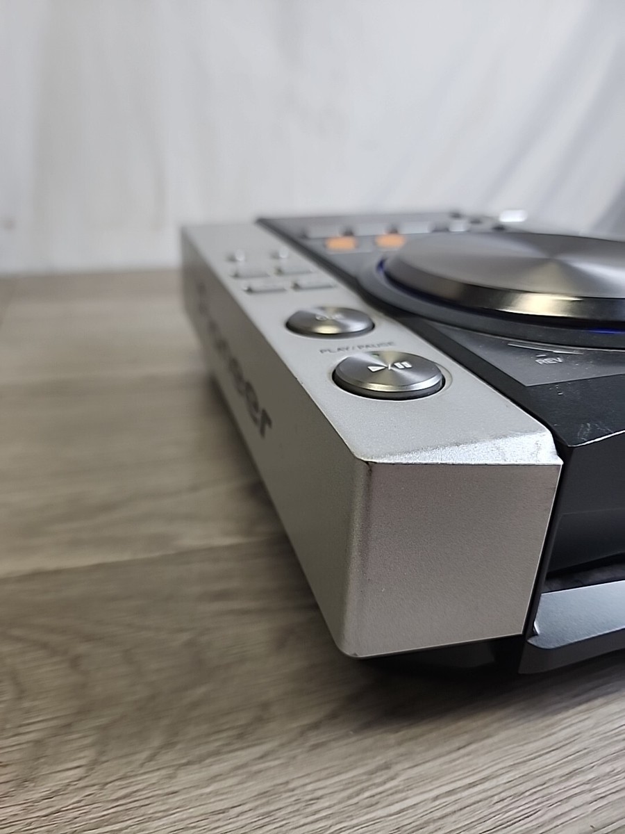 Pioneer CDJ-200 DJ Turntable Player Controller Mix Loop CD Pioneer CDJ-200 DJ Turntable Player Controller Mix Loop CD