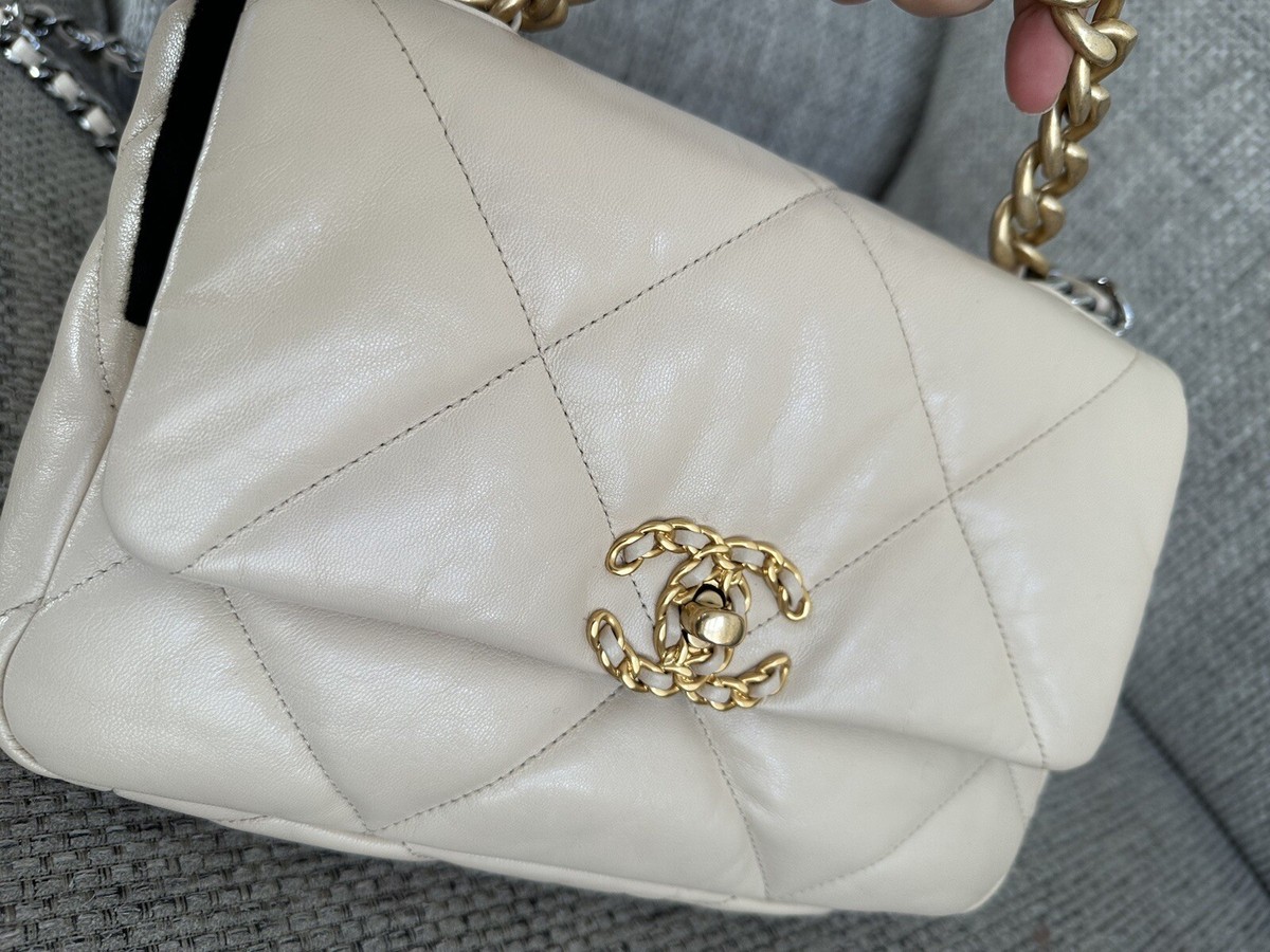 【ヴィンテージ】RankS☆Chanel Light Beige Small Series29 C19 Excellent Used CHANEL 19 Small Flap Bag in Beige Goatskin