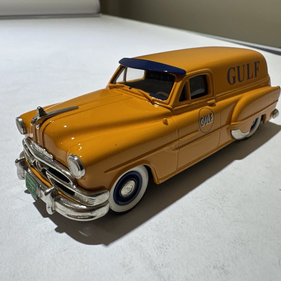 Brooklin 型号 BRK31 1953 庞蒂亚克轿车运送海湾油 1: 43 带盒 — 第 3/4 张图片