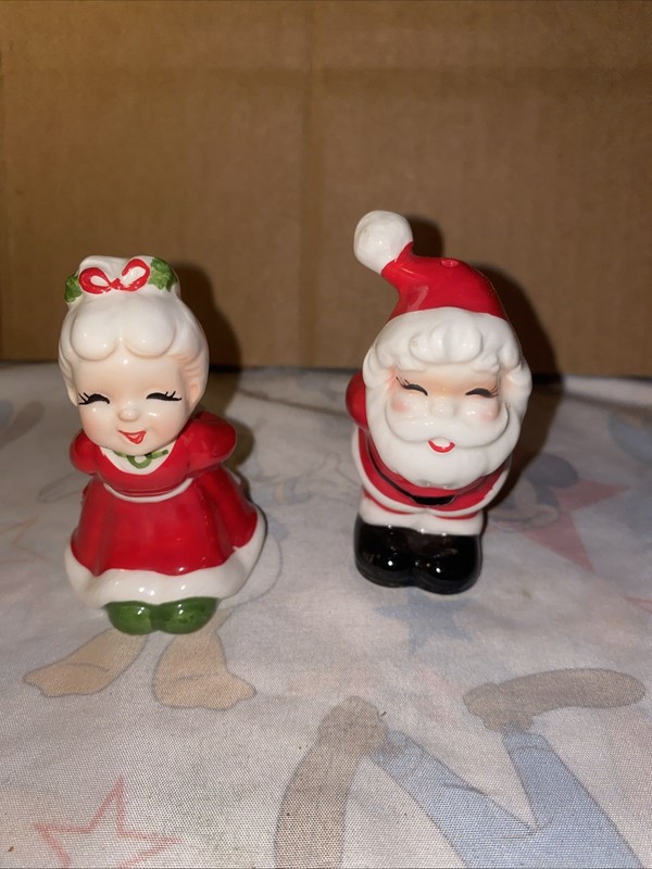 Vintage SANTA & MRS CLAUS SALT PEPPER SHAKERS Set Christmas Lefton  Mid Century
