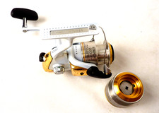SHIMANO STRADIC 2500FH SPINNING FISHING REEL ULTRA-LIGHT w/EXTRA SPOOL EXC