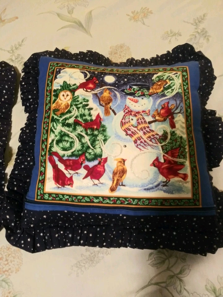 VINTAGE CHRISTMAS PILLOW SNOWMAN WOODS BIRDS SET OF 2 BEAUTIFUL - Image 3 of 4