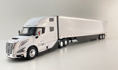 First Gear 50-3501 Volvo VNL 860 High-Roof Sleeper Truck with
