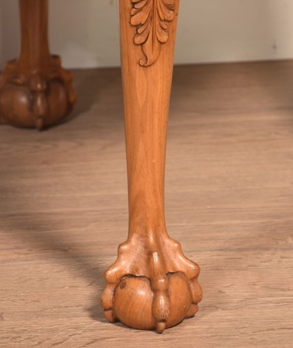Walnut Coffee Table | Circular Top | Cabriole Legs | Claw & Ball Feet - Picture 4 of 6
