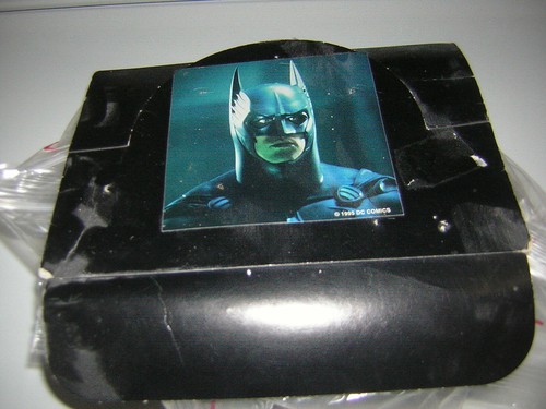 BATMAN BUTTON LOTTO DI APP 105 & 2 PORTACHIAVI 1995 BATMAN RESI VAL KILMER IN SCATOLA - Foto 2 di 11