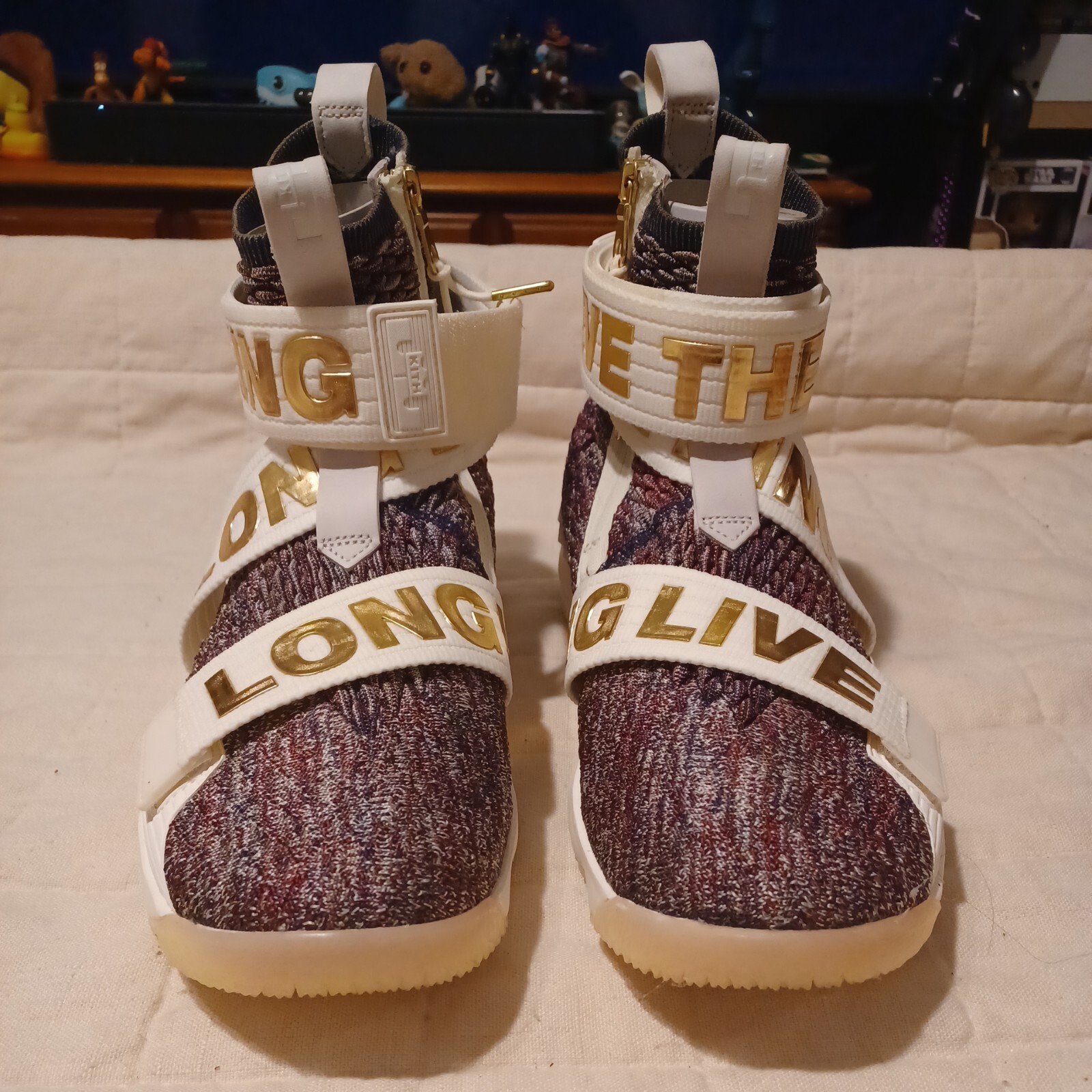 Size Nike Kith x LeBron Lifestyle 15 Stained Glass