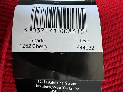 Cygnet Deluxe CHERRY Red 100g Ball DK Double Knit Wool Yarn, UK - Picture 4 of 5