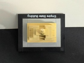 LEGO ARCHITECTURE: Empire State Building (21002) with Statue of Liberty Minifig