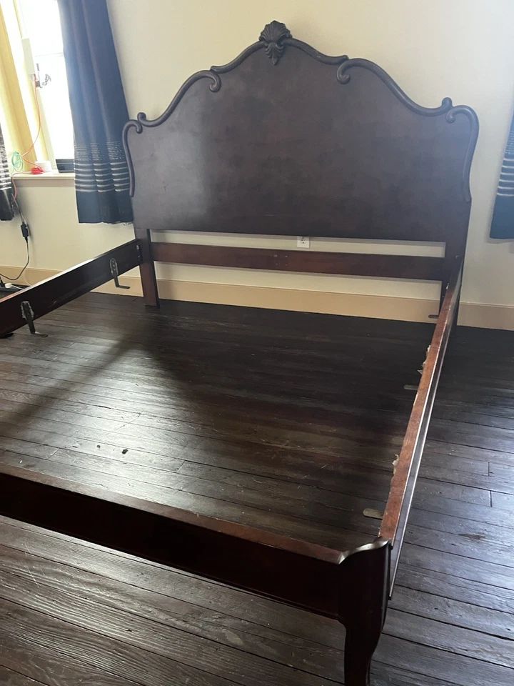 Marco de cama king HENREDON California vintage de lujo - madera Luis XV (años 60) Foto 4 de 4