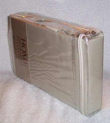 TWO (2) NEW-600 Thread Count 100% Cotton HOME DECORATORS Ruffled Pillow Sham - Picture 6 of 7