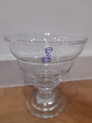Avoca Blau Glas. Dekoratives geriffeltes Glas. Dessert? Kleine Vase? Atemberaubend.
