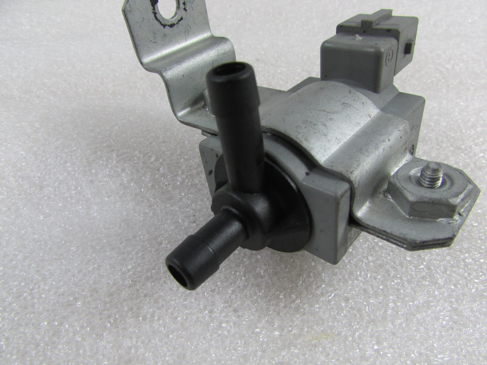 Ferrari 360, Exhaust Vacuum Solenoid Valve, Used, P/N 178309